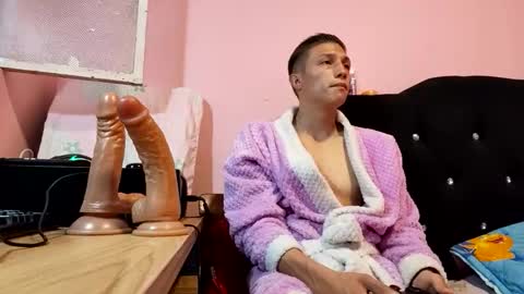 cronos_hot_888 online show from April 1, 1:41 pm