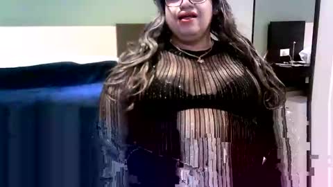 Linda Cross online show from October 29, 2:03 am