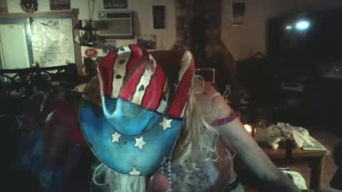 Snapshot of crossdrsr1 chatting on December 16, 12:26 am crossdrsr1 online show from December 16, 12:26 am