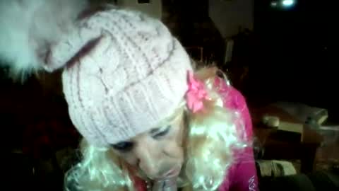 Snapshot of crossdrsr1 chatting on February 10, 11:58 am crossdrsr1 online show from February 10, 11:58 am