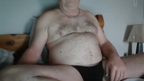 Snapshot of crowbarbi chatting on April 17, 11:35 am Crowbarbi online show from April 17, 11:35 am