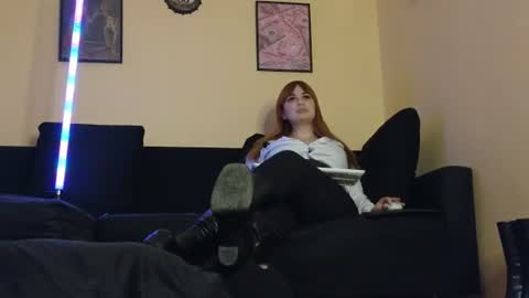 Snapshot of cruel_siren chatting on June 27, 10:15 pm Cruel Siren online show from June 27, 10:15 pm