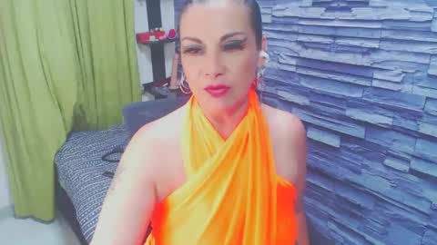 cruela_deviil online show from January 25, 5:51 am