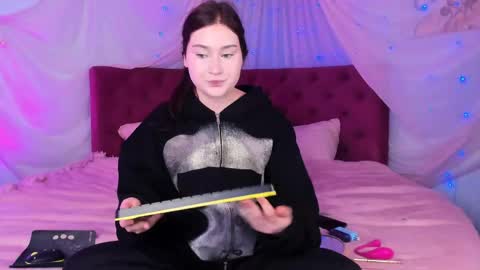 Kitty online show from May 11, 8:28 pm
