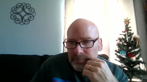 Snapshot of cruising_guy chatting on December 26, 6:33 pm fun guy online show from December 26, 6:33 pm