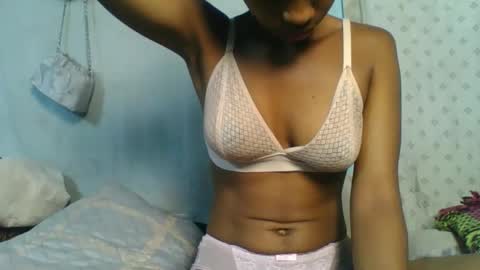 Snapshot of crush069 chatting on November 5, 6:35 am crush069 online show from November 5, 6:35 am