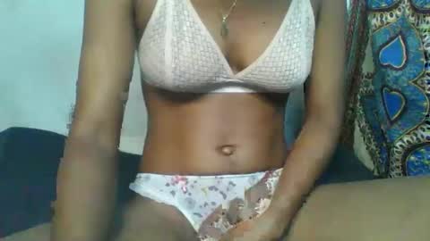 Snapshot of crush069 chatting on November 15, 10:56 am crush069 online show from November 15, 10:56 am