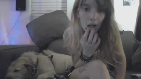 Snapshot of crylei chatting on December 11, 1:47 am kybaby online show from December 11, 1:47 am