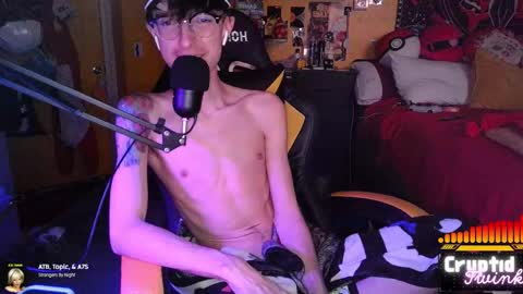 Snapshot of cryptidtwink chatting on March 10, 5:34 am CryptidTwink online show from March 10, 5:34 am