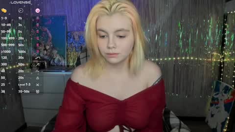 Snapshot of cryptobjgirlv2 chatting on January 23, 4:59 pm Lilith online show from January 23, 4:59 pm