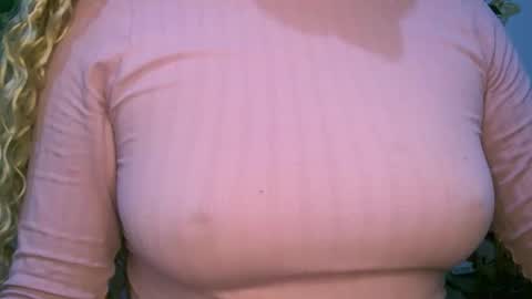 Snapshot of crysrus chatting on December 3, 1:02 am crysrus online show from December 3, 1:02 am