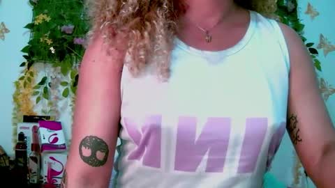 crysrus online show from March 1, 1:18 am