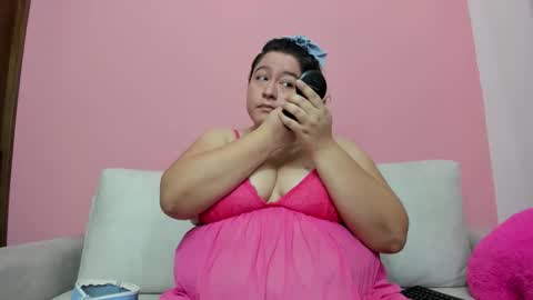 Snapshot of crysstal_bell chatting on March 16, 7:18 pm Cryss online show from March 16, 7:18 pm