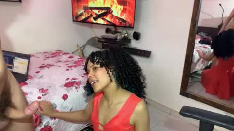 Snapshot of crystal5358 chatting on December 5, 6:00 am crystal5358 online show from December 5, 6:00 am