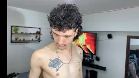 Snapshot of crystal5358 chatting on December 21, 10:28 pm crystal5358 online show from December 21, 10:28 pm