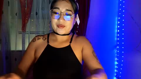 Snapshot of crystal_669 chatting on December 9, 7:06 am carol online show from December 9, 7:06 am