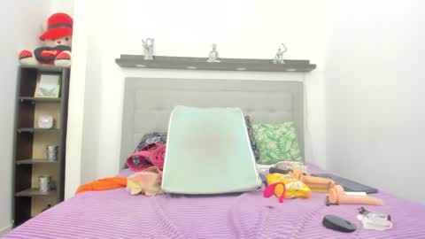 Snapshot of crystal_butterfly1 chatting on February 1, 2:24 pm crystal_butterfly1 online show from February 1, 2:24 pm