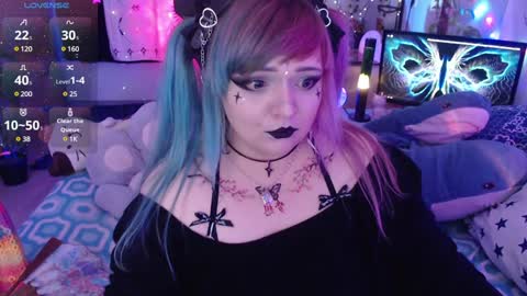 Snapshot of crystal_galaxy chatting on January 29, 10:22 pm online show from January 29, 10:22 pm