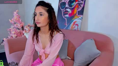 Snapshot of crystal_mendez chatting on September 29, 1:33 am Crystal online show from September 29, 1:33 am