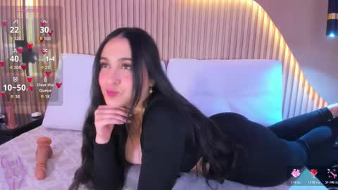 Snapshot of crystal_star16 chatting on February 25, 11:36 pm Chris online show from February 25, 11:36 pm