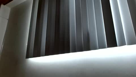 Snapshot of crystal_starx chatting on May 24, 3:50 pm Crystal Blaze online show from May 24, 3:50 pm