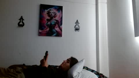Snapshot of crystal_starx chatting on June 10, 6:51 pm Crystal Blaze online show from June 10, 6:51 pm