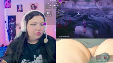 Snapshot of crystal_velvet01 chatting on March 26, 1:11 am crystal online show from March 26, 1:11 am