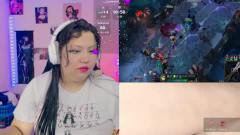 Snapshot of crystal_velvet01 chatting on April 2, 12:41 am crystal online show from April 2, 12:41 am