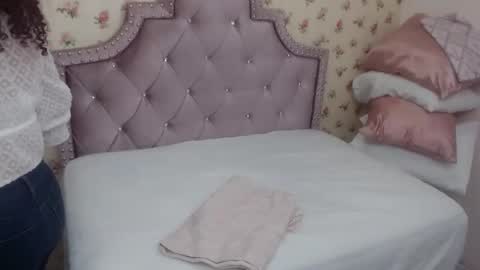 Snapshot of crystal_watson0 chatting on March 18, 12:52 pm Milf Latina online show from March 18, 12:52 pm