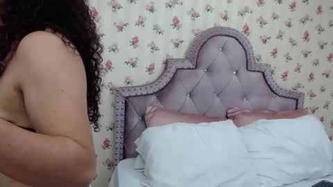 Snapshot of crystal_watson0 chatting on March 19, 2:21 pm Milf Latina online show from March 19, 2:21 pm
