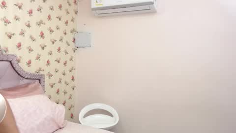 Snapshot of crystal_watson0 chatting on March 20, 1:27 pm Milf Latina online show from March 20, 1:27 pm