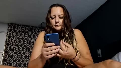 Snapshot of crystalbarbie214 chatting on December 2, 9:14 am crystalbarbie214 online show from December 2, 9:14 am