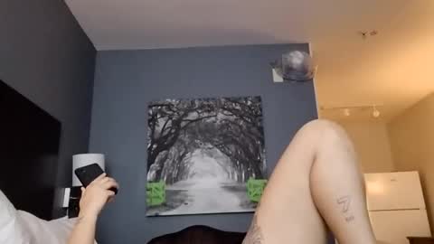 Snapshot of crystalbarbie214 chatting on February 24, 7:01 pm crystalbarbie214 online show from February 24, 7:01 pm