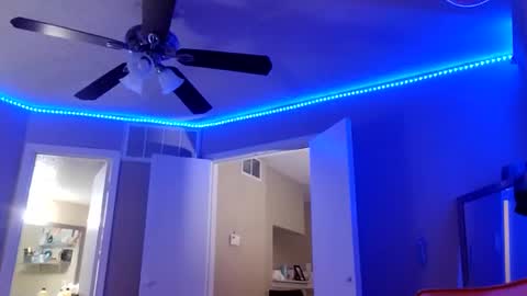 Snapshot of crystalbarbie214 chatting on April 6, 3:48 am crystalbarbie214 online show from April 6, 3:48 am