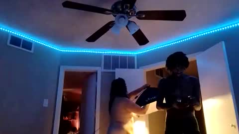 Snapshot of crystalbarbie214 chatting on April 6, 5:52 am crystalbarbie214 online show from April 6, 5:52 am