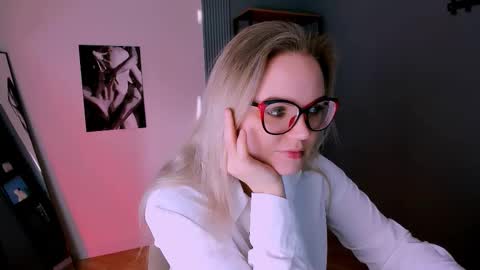 Snapshot of crystalcurtis chatting on February 5, 5:56 am Crystal online show from February 5, 5:56 am