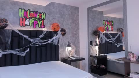 Snapshot of crystaldarliing chatting on November 1, 8:00 pm Crystal online show from November 1, 8:00 pm