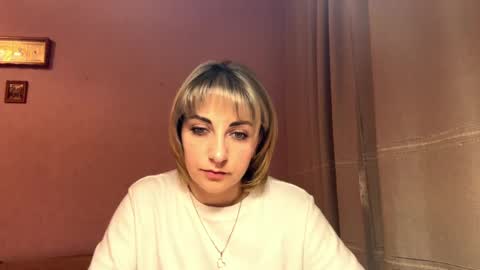 Snapshot of crystalfever_ chatting on May 7, 7:08 pm Mary online show from May 7, 7:08 pm