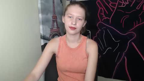 Snapshot of crystalgirl__ chatting on September 19, 6:15 am Stella online show from September 19, 6:15 am