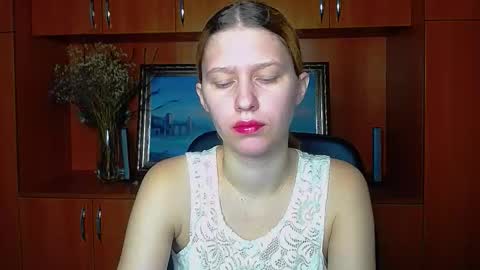 Stella online show from November 27, 7:32 am