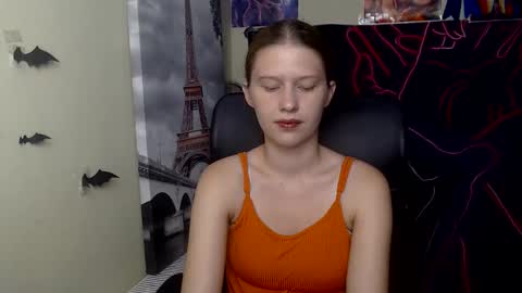 Stella online show from May 9, 6:24 pm