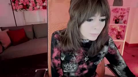 crystallbloom online show from February 7, 1:26 pm