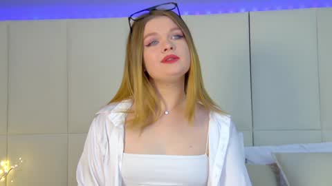 Crystal online show from December 11, 9:09 am