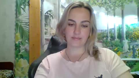 Julianna online show from April 1, 2:14 pm