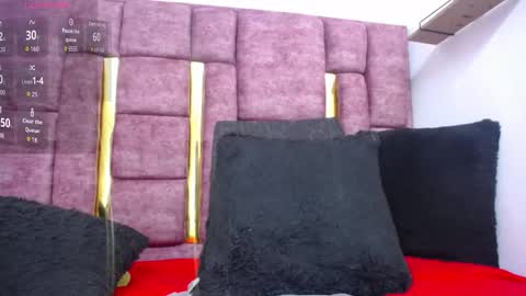 Snapshot of crystaltemptress chatting on January 8, 10:34 pm ASHLEY online show from January 8, 10:34 pm