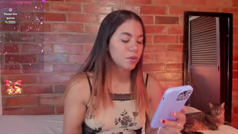 Soy Crystal online show from December 6, 11:25 pm