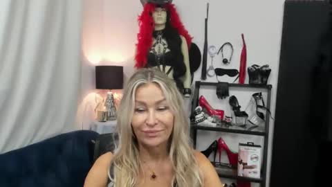 CrystalHotty online show from September 22, 5:31 am