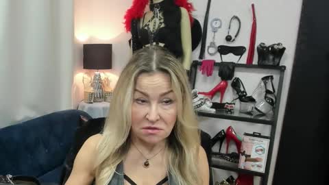 CrystalHotty online show from March 9, 5:22 am