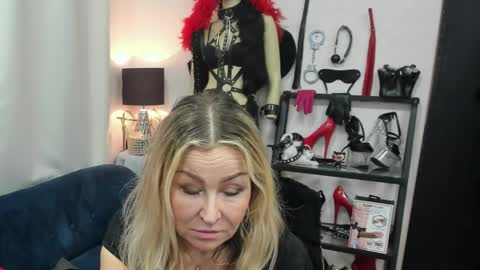 CrystalHotty online show from March 27, 7:14 am