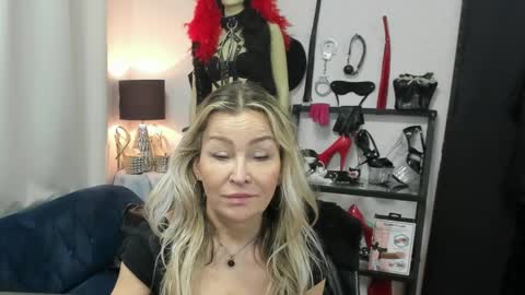 CrystalHotty online show from April 23, 4:46 am